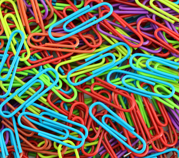  گیره کاغذ رنگی /28 میلی‌متری /مدل PC 101 / بسته 100 عددی بوک کلاب ایران 