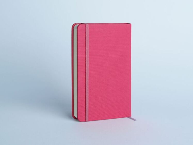 دفترچه یادداشت 96 برگ خط دار مدل مانا آراد | طرح سرخابی 1 بوک کلاب ایران 1